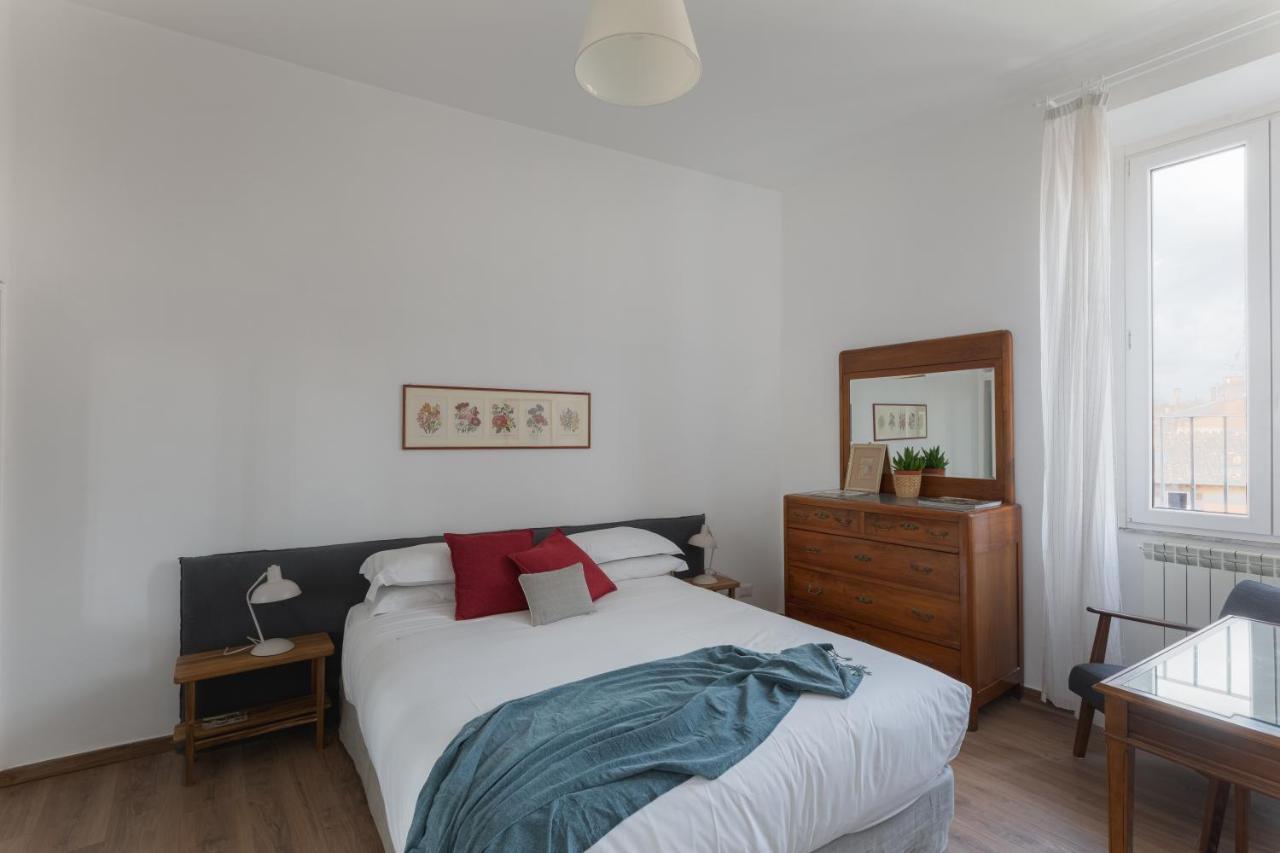 Amazing Penthouse With Terrace And Rooftop In Trastevere 로마 외부 사진