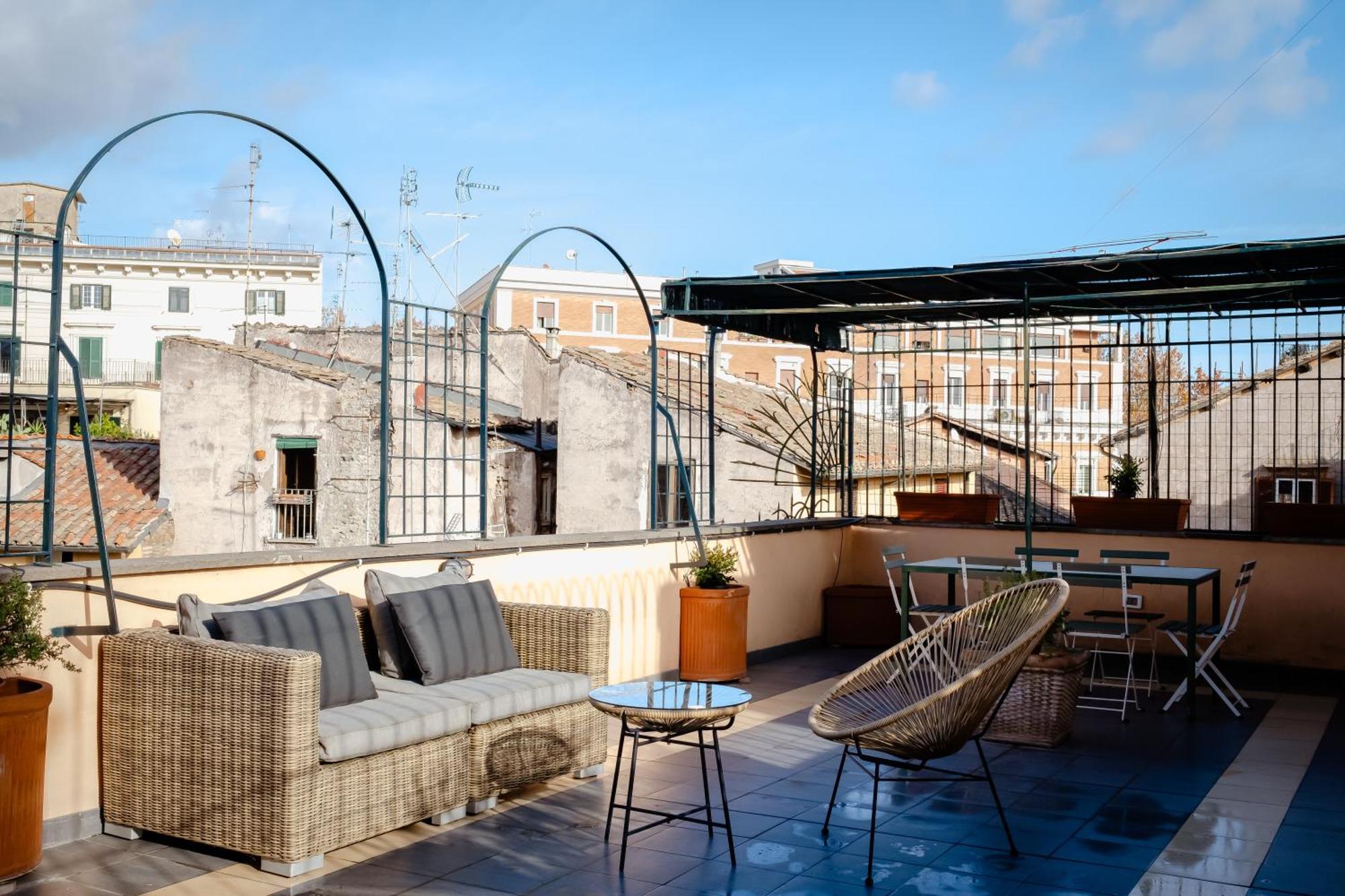 Amazing Penthouse With Terrace And Rooftop In Trastevere 로마 외부 사진